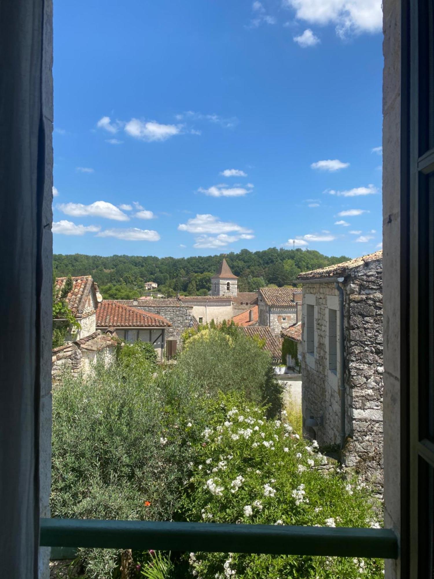 Le Coucou Montcuq Bed & Breakfast Dış mekan fotoğraf