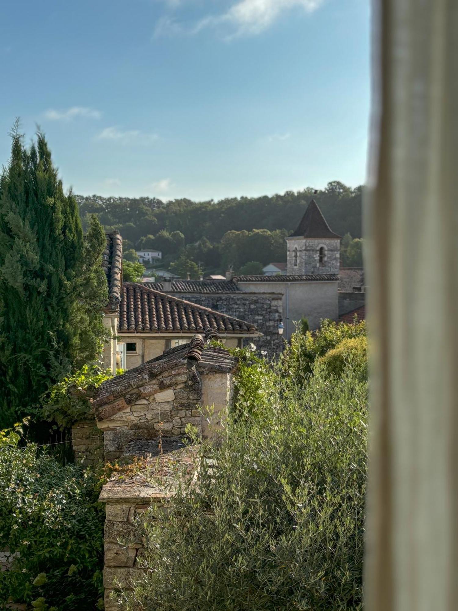 Le Coucou Montcuq Bed & Breakfast Dış mekan fotoğraf