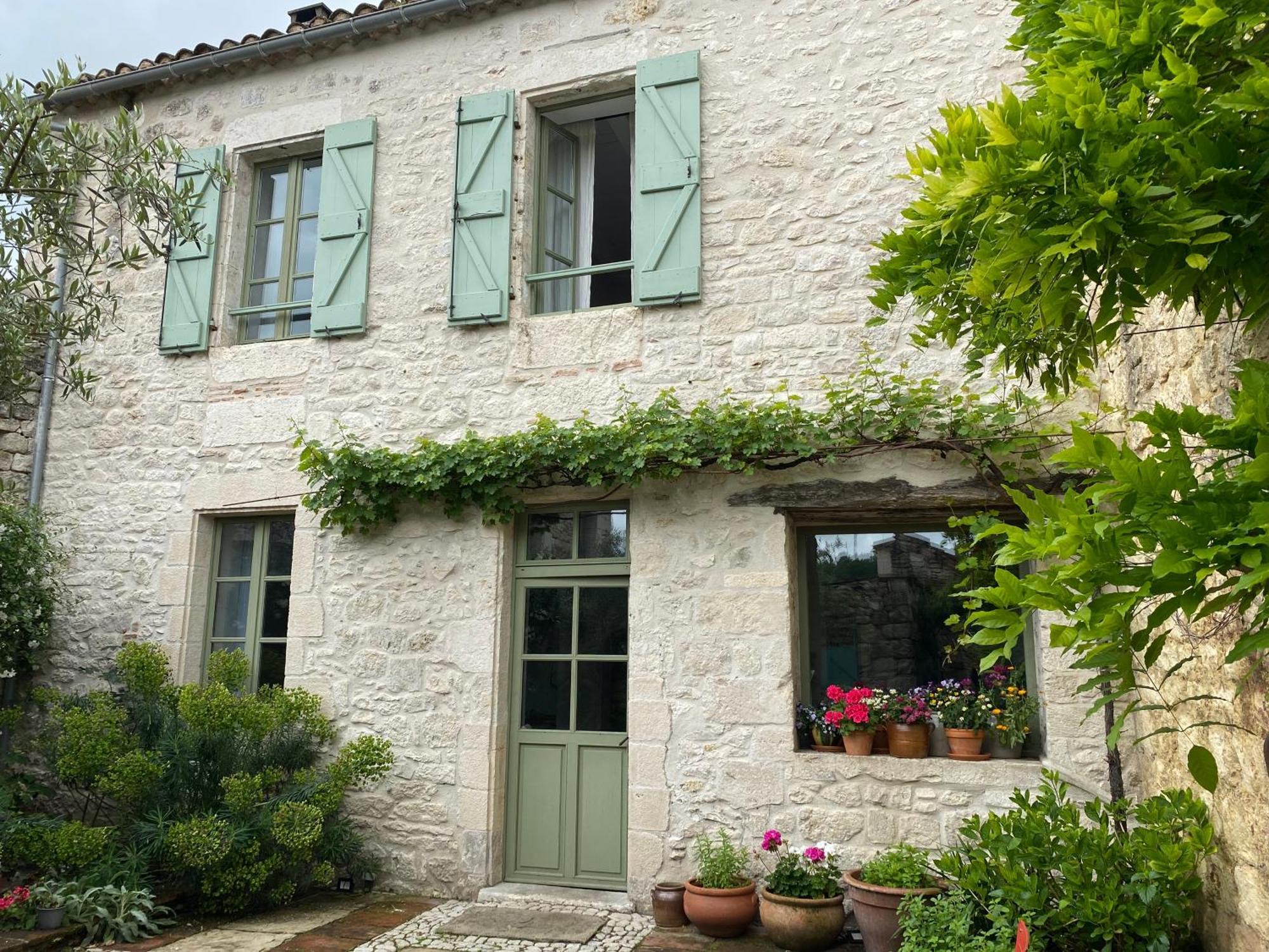 Le Coucou Montcuq Bed & Breakfast Dış mekan fotoğraf