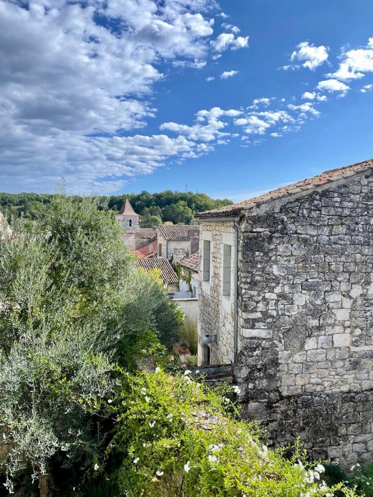 Le Coucou Montcuq Bed & Breakfast Dış mekan fotoğraf